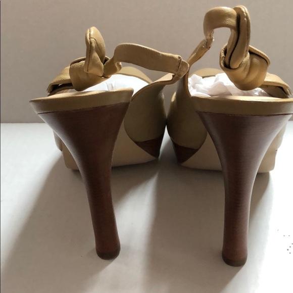 NWT Talbots Beige Leather Paityn heels, Size 8.5 - Picture 4 of 6